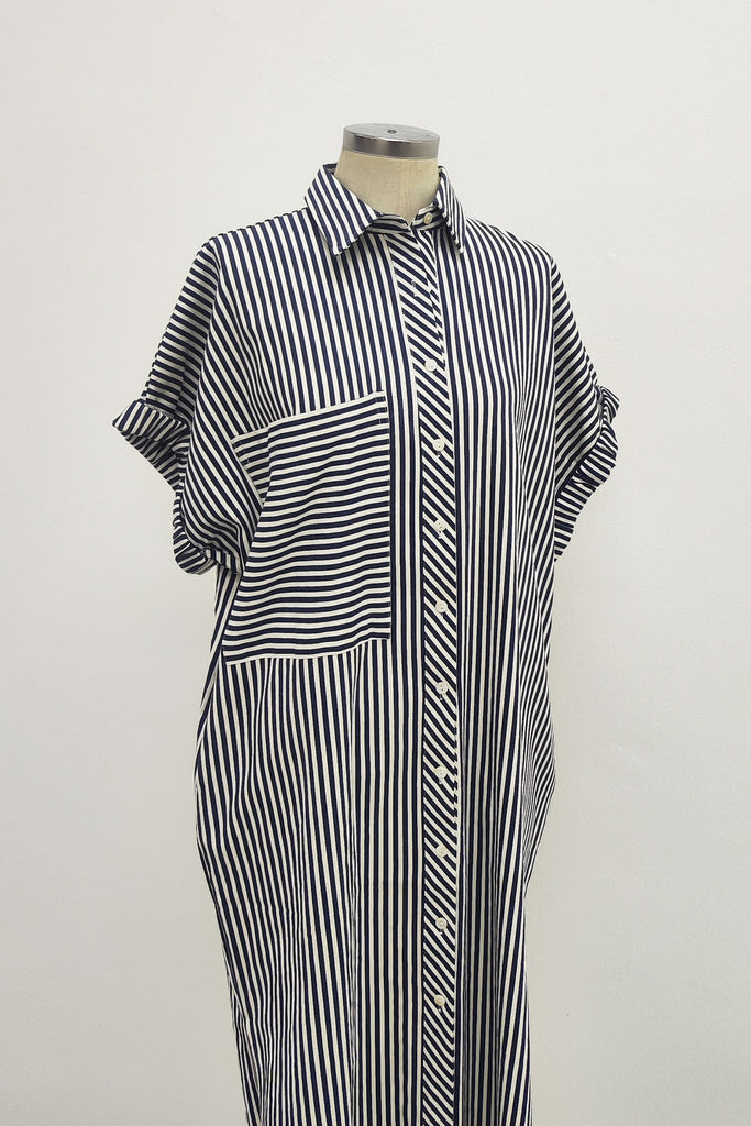 ELASTICED CUFF SHIRT DRESS IN NAVY STRIPE