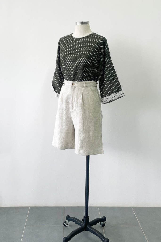 LINEN SHORTS IN NATURAL