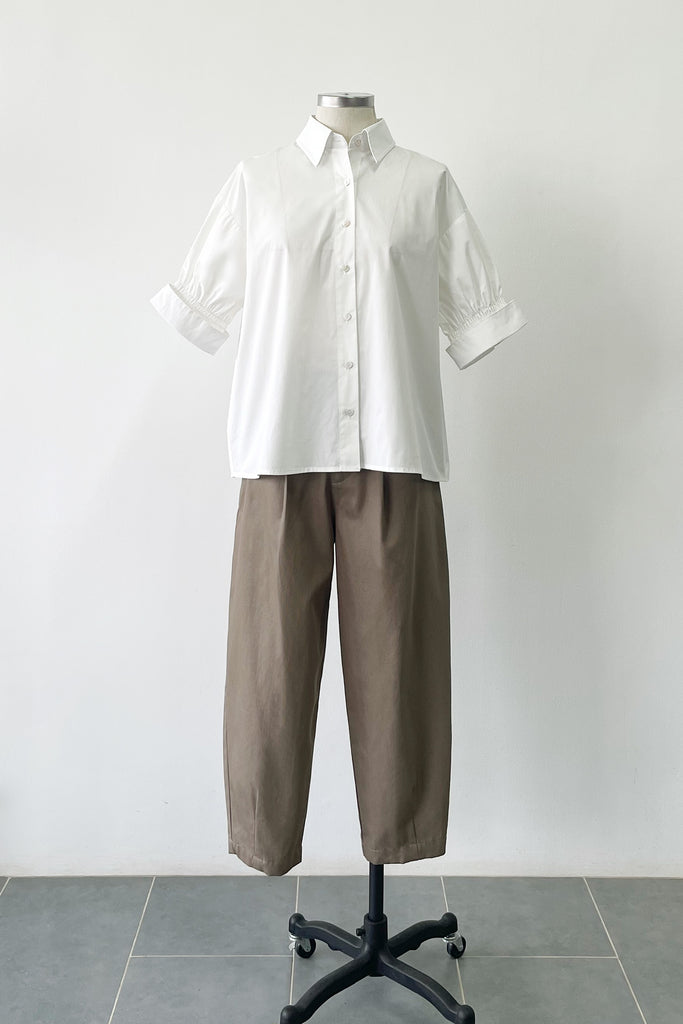 SMOCKING SHORT SLEEVES SHIRT IN WHITE