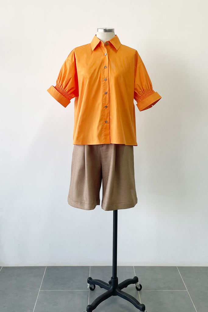 SMOCKING SHORT SLEEVES SHIRT IN BURNT ORANGE