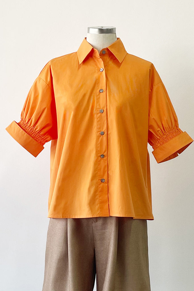 SMOCKING SHORT SLEEVES SHIRT IN BURNT ORANGE